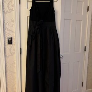 Elegant Black Sleeveless Dress